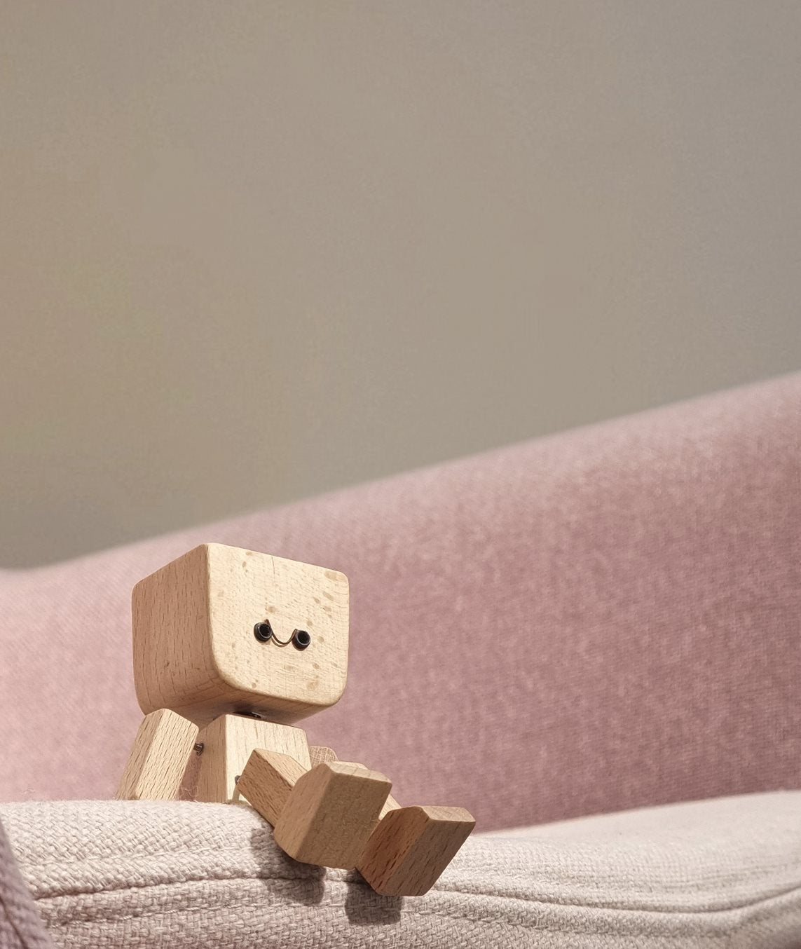🔥Charming Little Wooden Figure That Sways